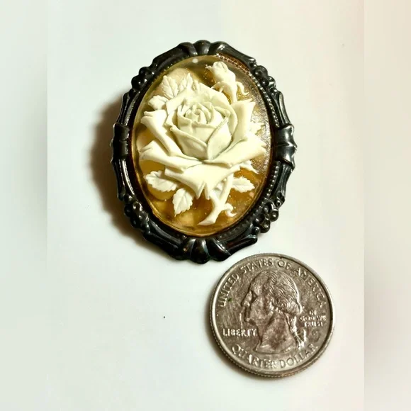 Victorian Silvertone Rose Cameo Brooch 2” x1 1/2” - Picture 2 of 7